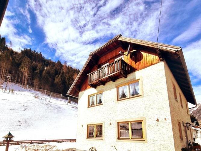 Large Detached Holiday Home In Muhr 외부 사진