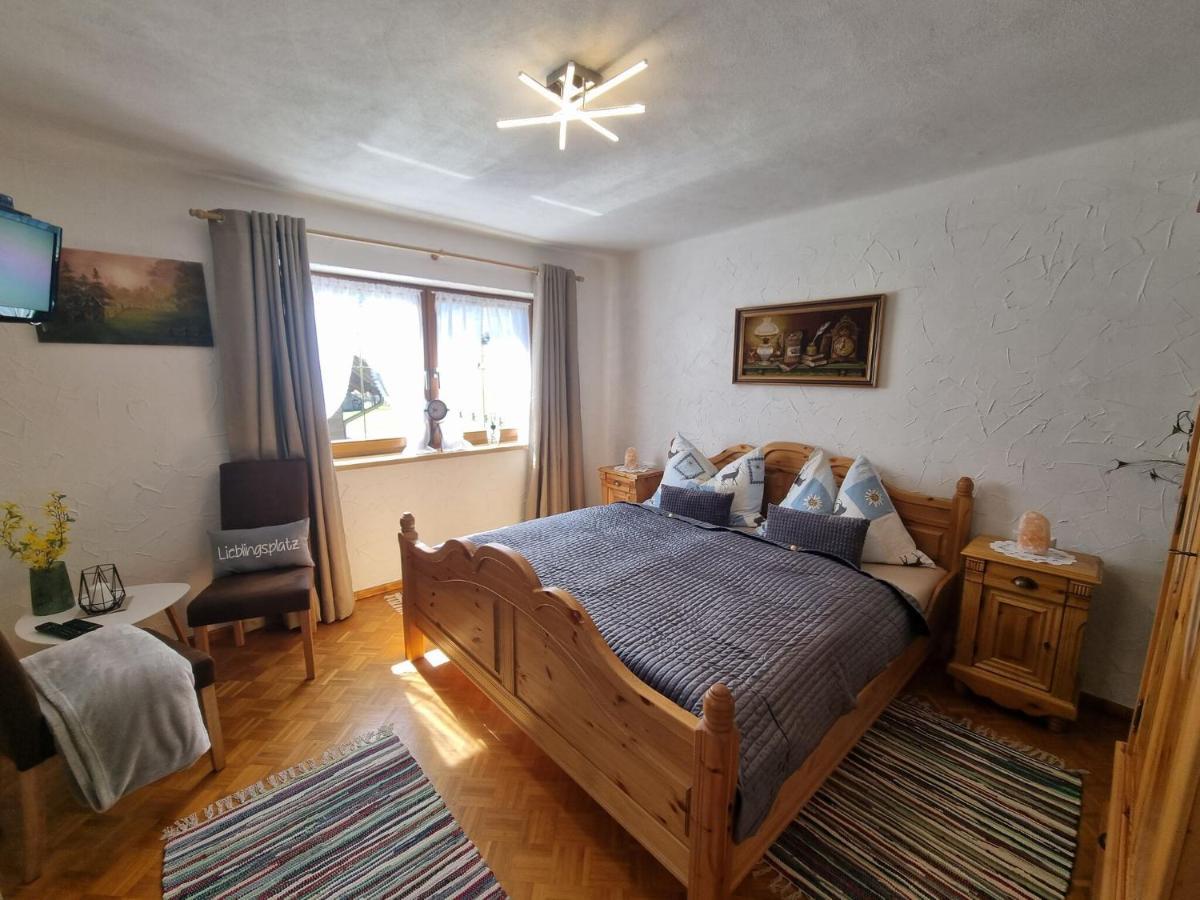 Large Detached Holiday Home In Muhr 외부 사진