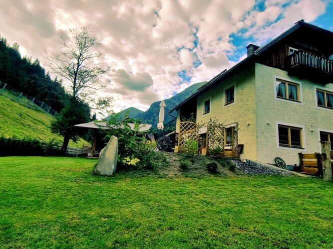 Large Detached Holiday Home In Muhr 외부 사진