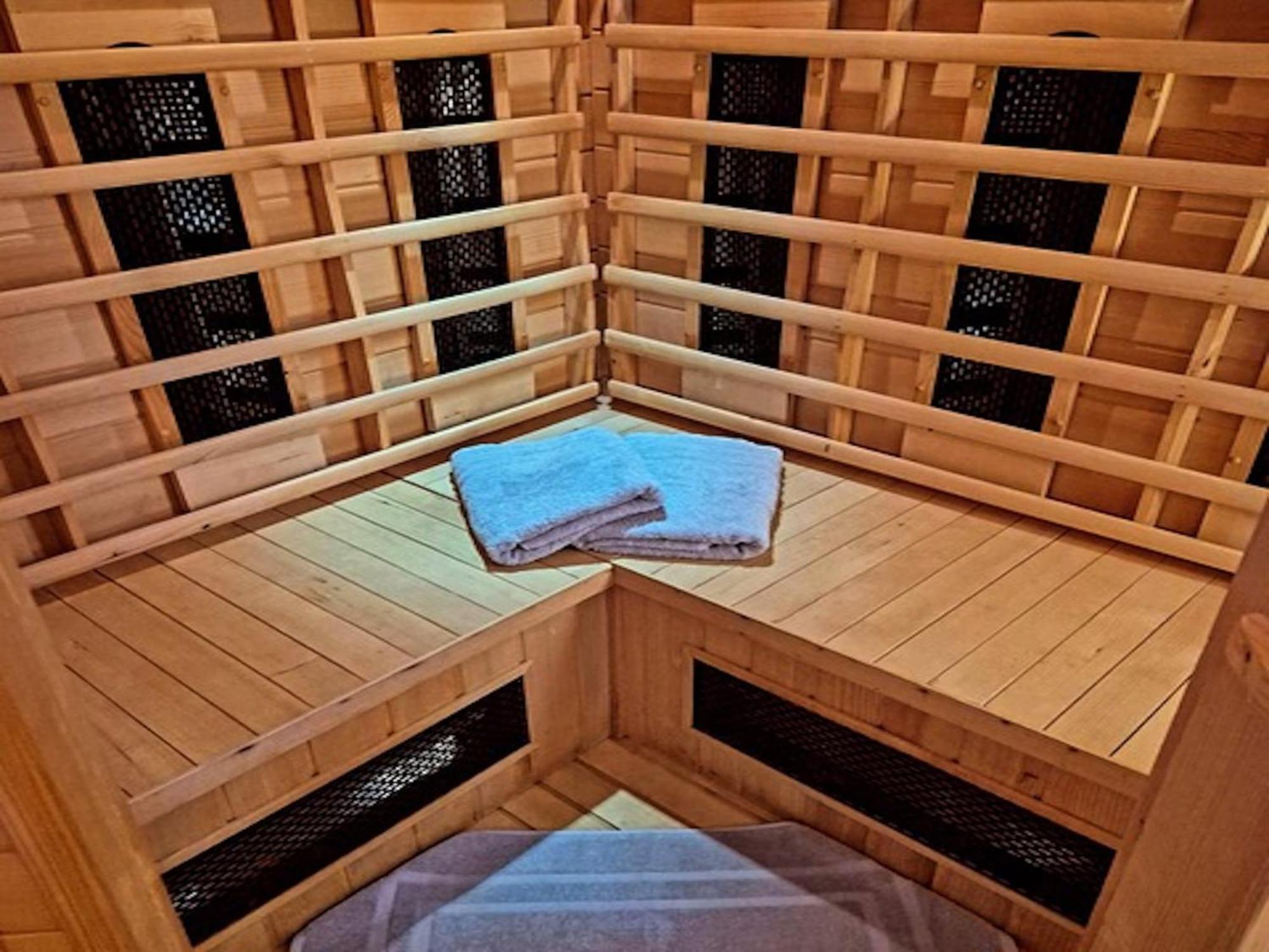 Large Detached Holiday Home In Muhr 외부 사진